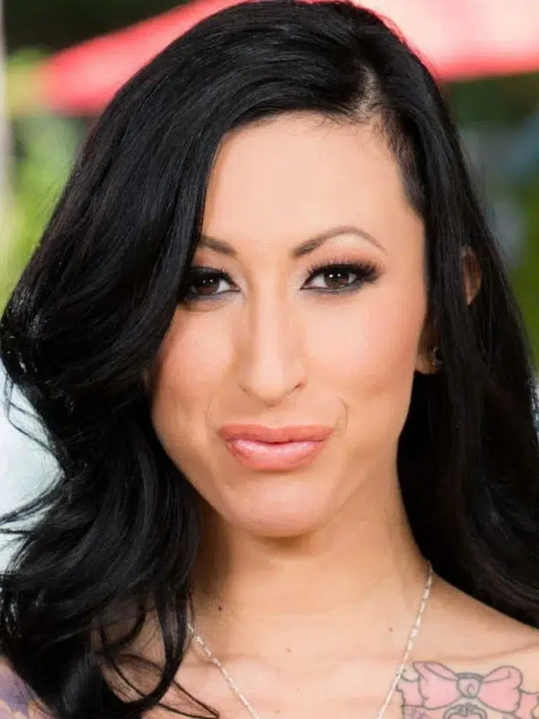 Lily Lane Biography: Wiki, Age, Career, Height, Weight, Boyfriend, Net Worth & More
